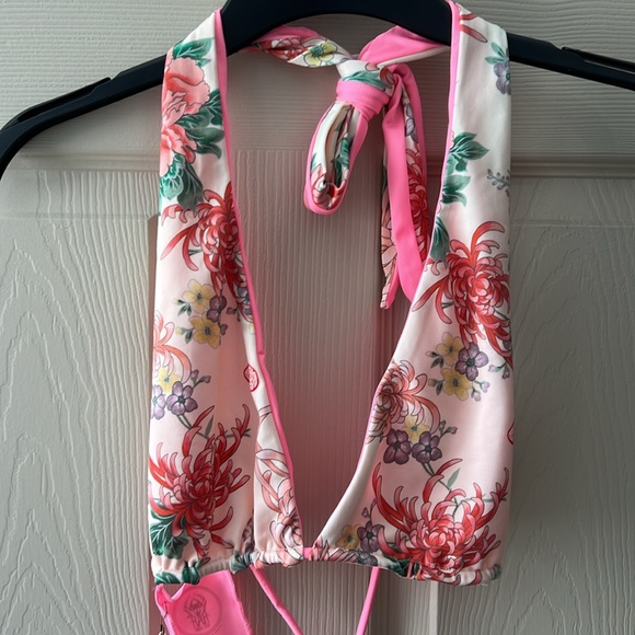 Free People/Anthropologie/Revolve Brand:
WE ARE HAH Reversible Eggshell - Picture 5 of 9